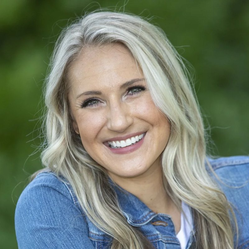 Portrait of Rikki Barton